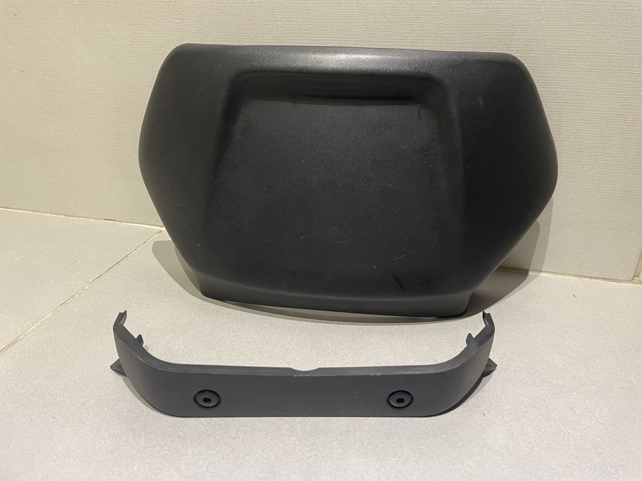 Encosto passageiro original Suzuki Burgman 650 (06)