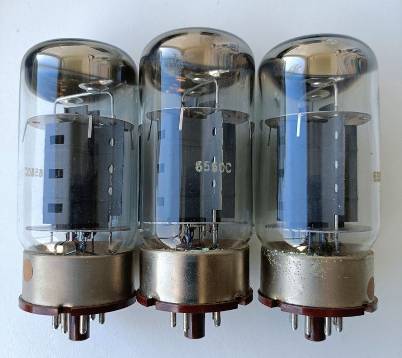Válvulas para amplificador guitarra/baixo 6550/12AT7