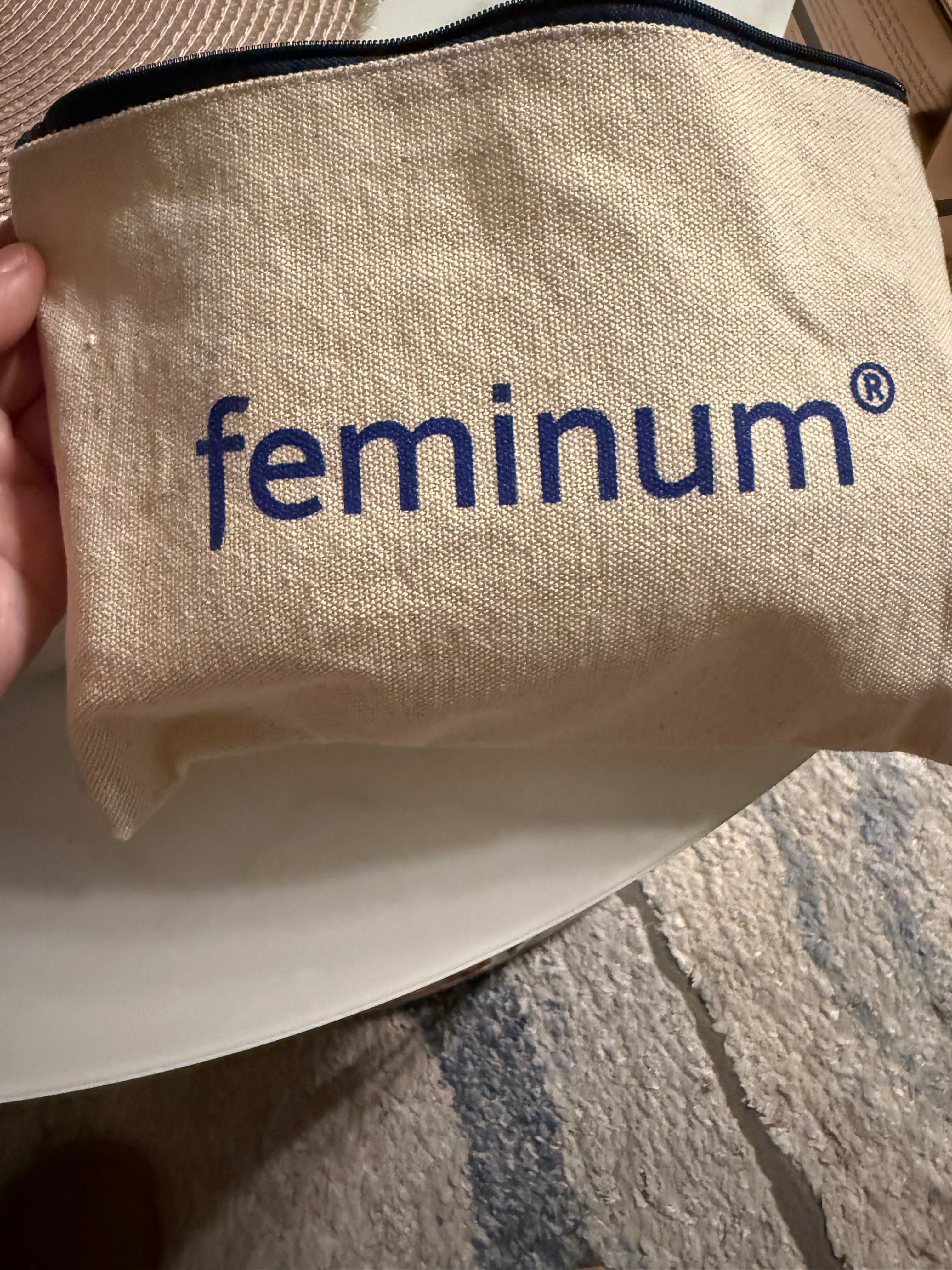 Feminium zestaw z kosmetyczka