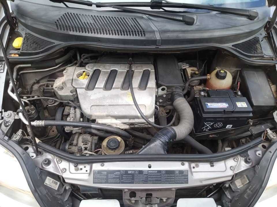 Vendo um Renault Scenic 2001 1.4 16v gasolina 135.000 km
