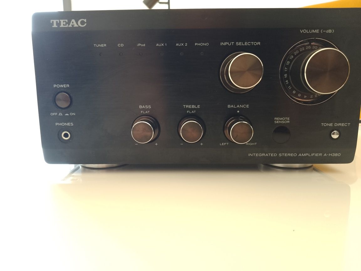 Wzmacniacz stereo Teac