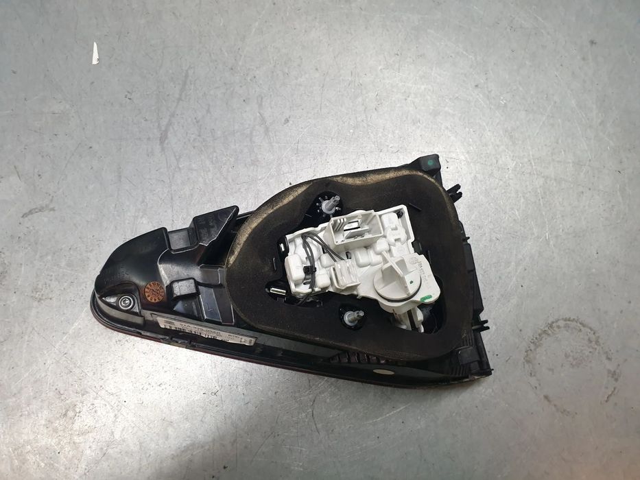 Farolim da mala esquerdo VOLKSWAGEN Touran (5T)