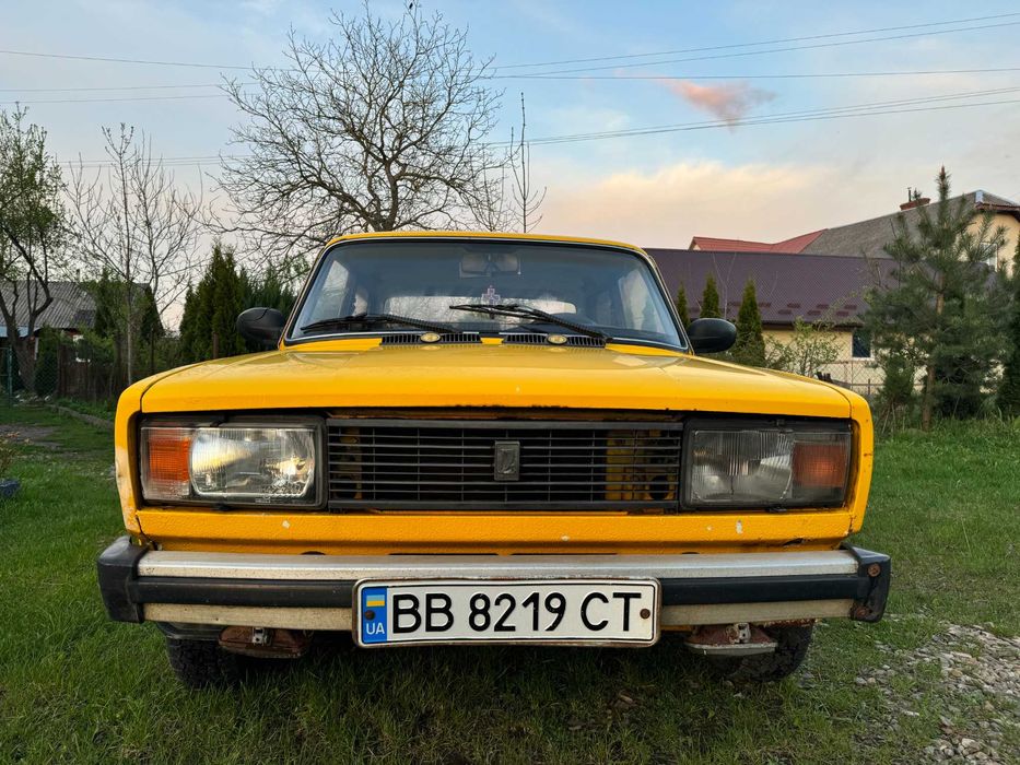 Автомобіль ВАЗ 2105