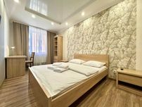 ApartPoltava 2-кімн апарт. подобово КУТОВА ванна ЦЕНТР. СВІТЛО ЗАВЖДИ