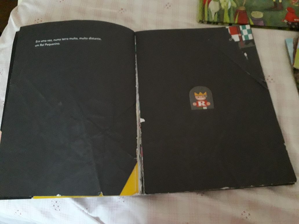 Livros para crianças / bebés
