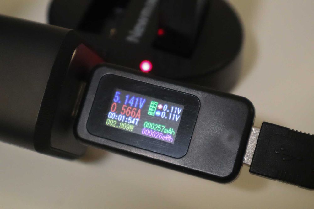 Multímetro de voltagem/corrente USB-A