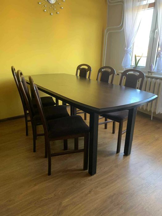 Sprzedam stół z krzesłami