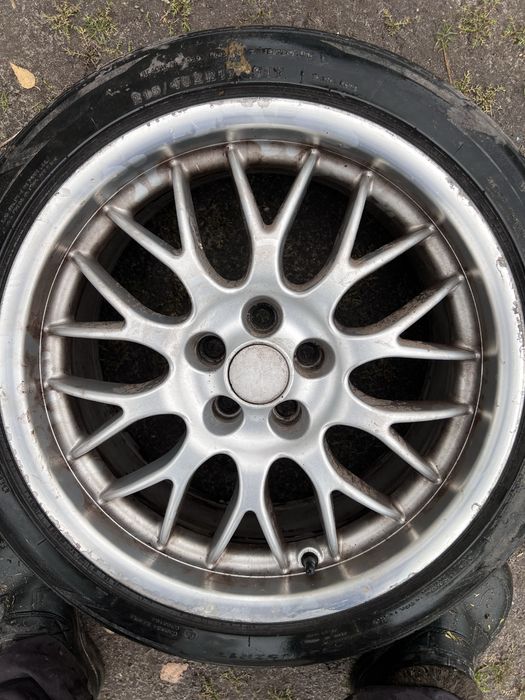 Комплект литих дисків R17 з резиною