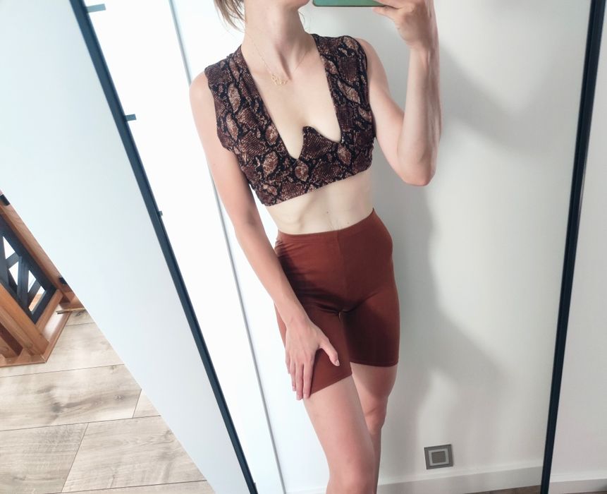 Top crop Shein panterka ozdobny dekolt