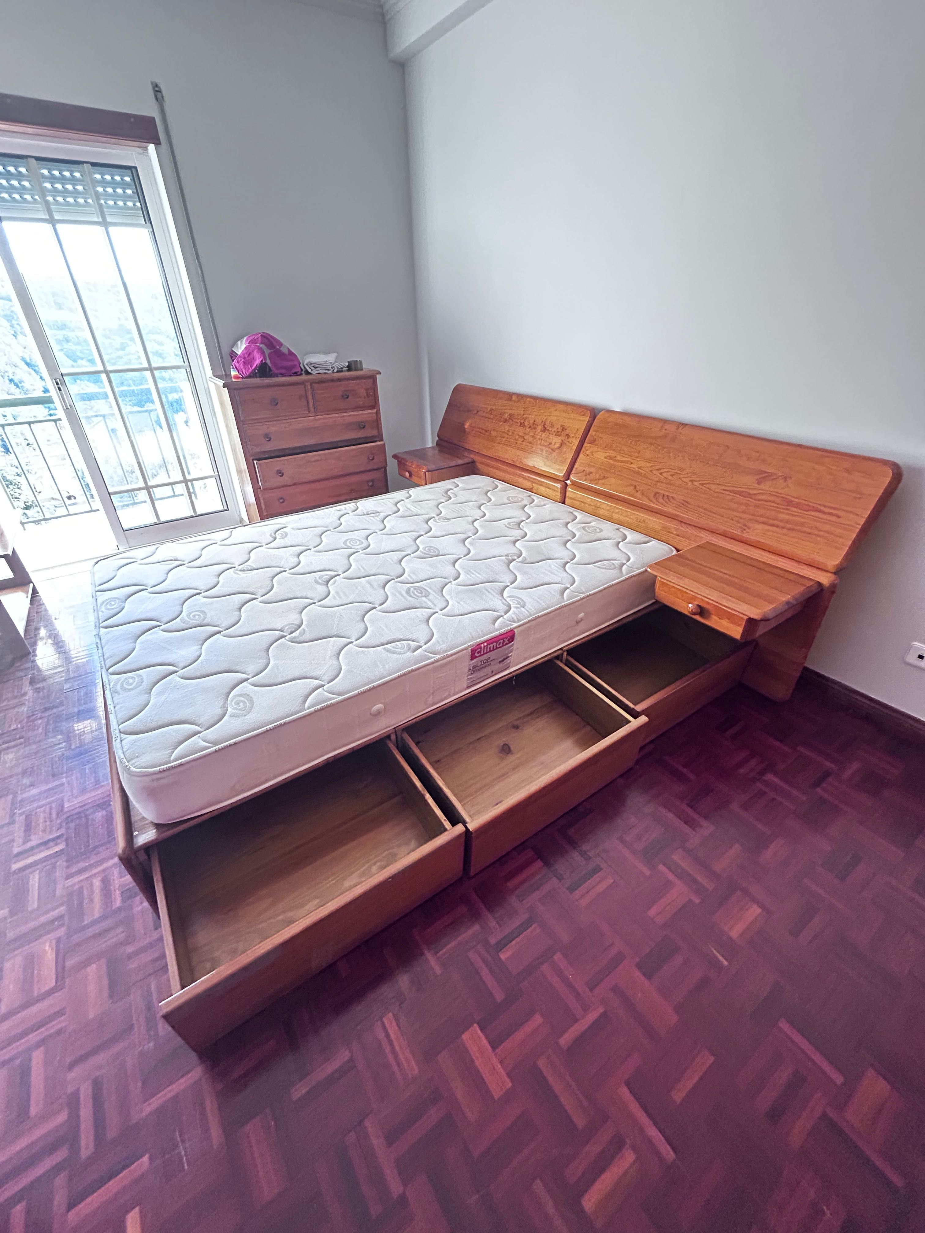 Cama casal e roupeiro Cerne