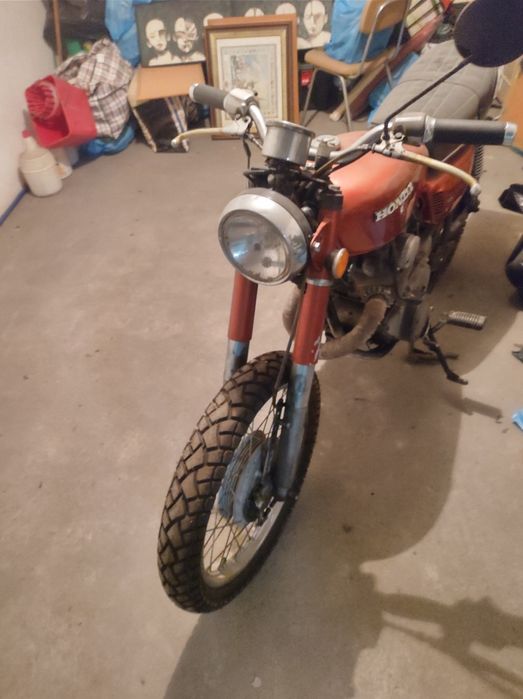 Honda cb 175 de 1972 reservada