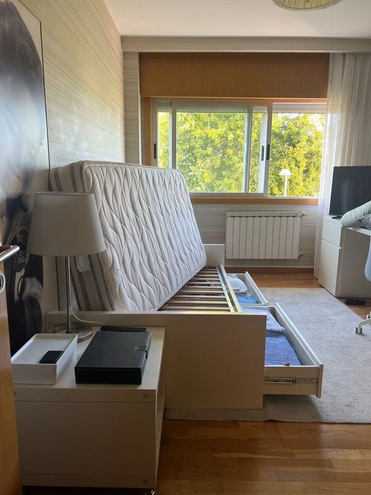 Vendo Cama Solteiro com estrado e colchao