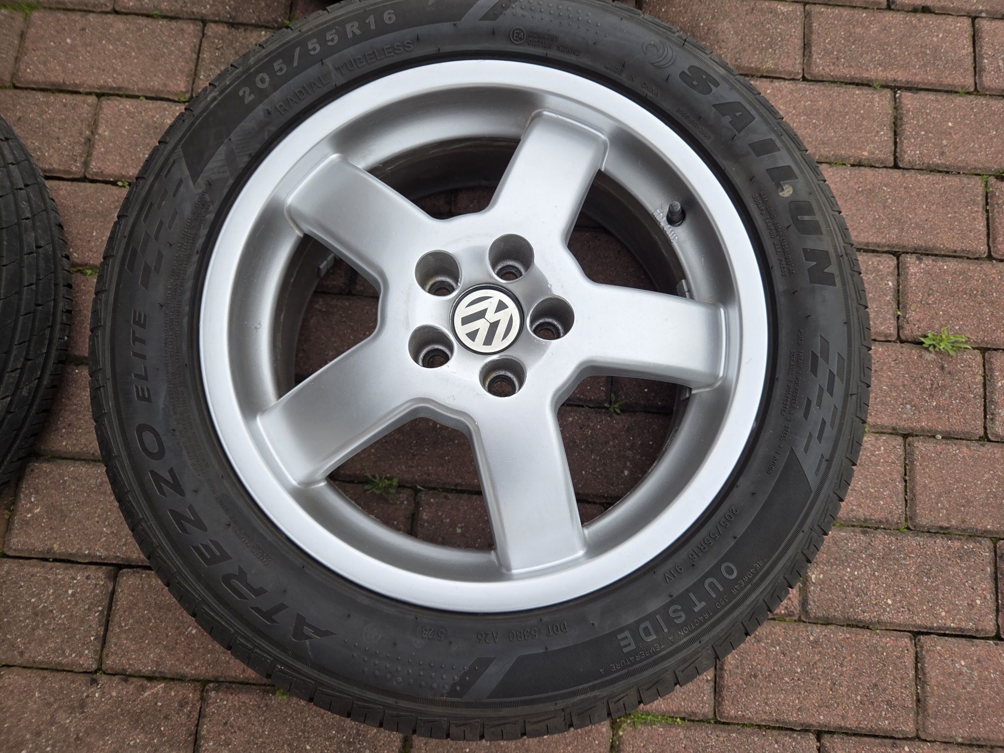 Felgi 16' 5x100 nowe opony 205/55r16, VW, Audi, skoda, Golf.
