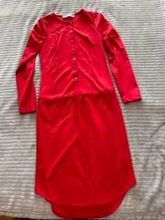 Śliczna czerwona sukienka midi rozmiar 36