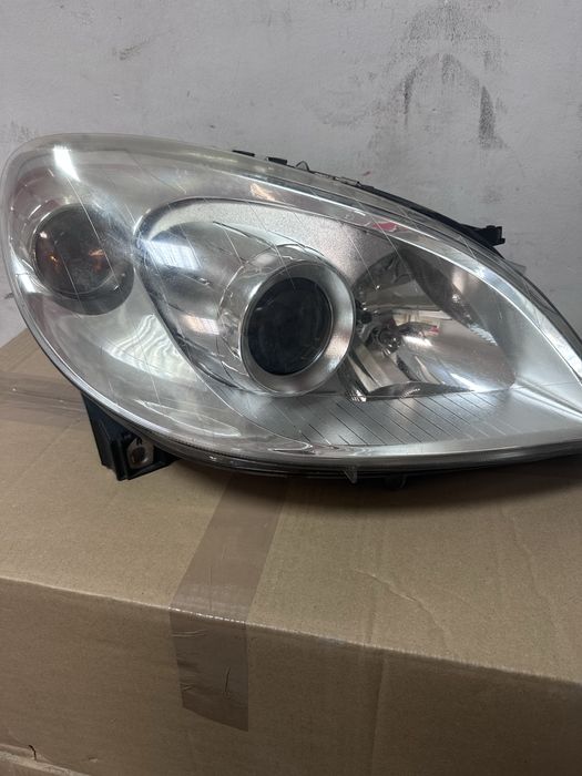 Lampa przód mercedes w245 b180