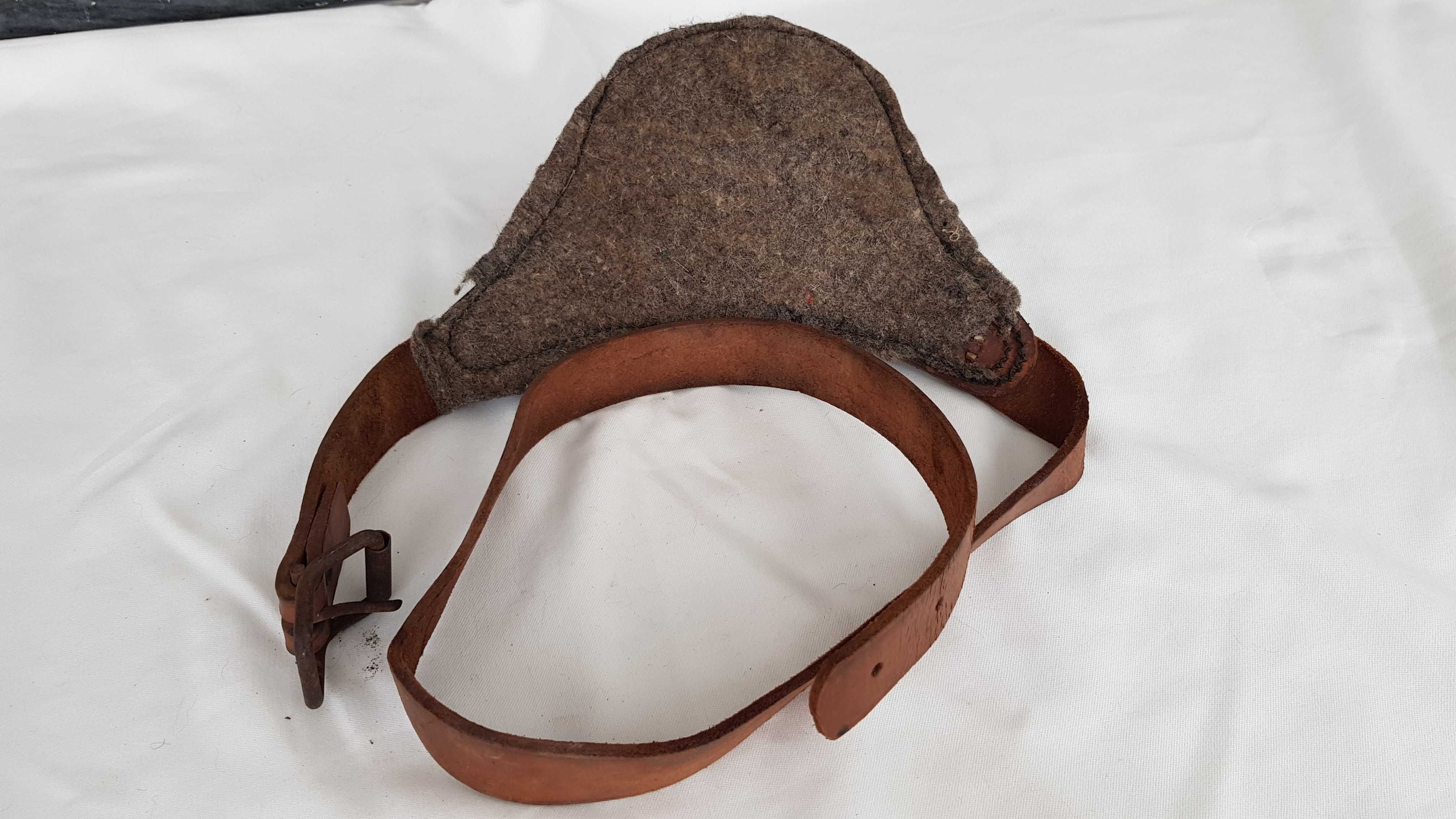 Cinto Porta Canas, Material - Pele