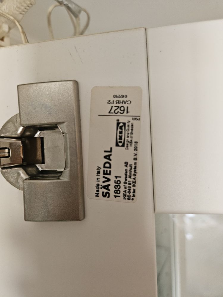 Conjunto 2 armários Ikea METOD c/ iluminação