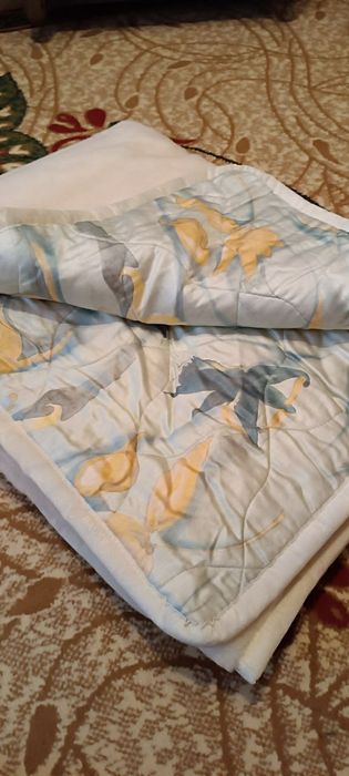 Продам постельный комплект из мериносовой шерсти .