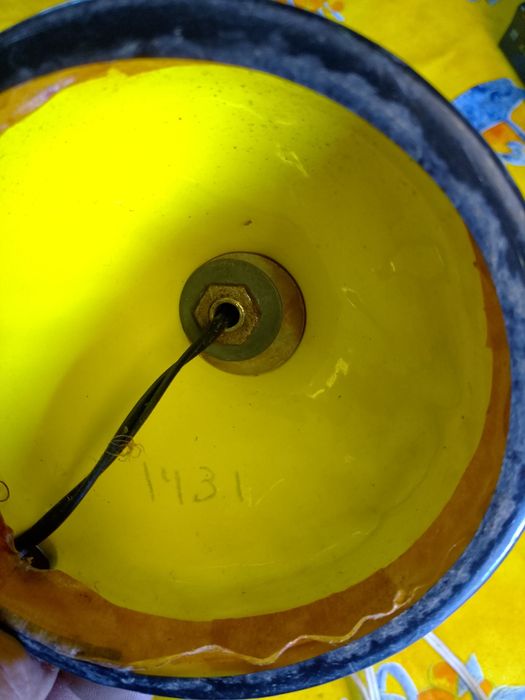 Candeeiro de mesa em loiça antigo