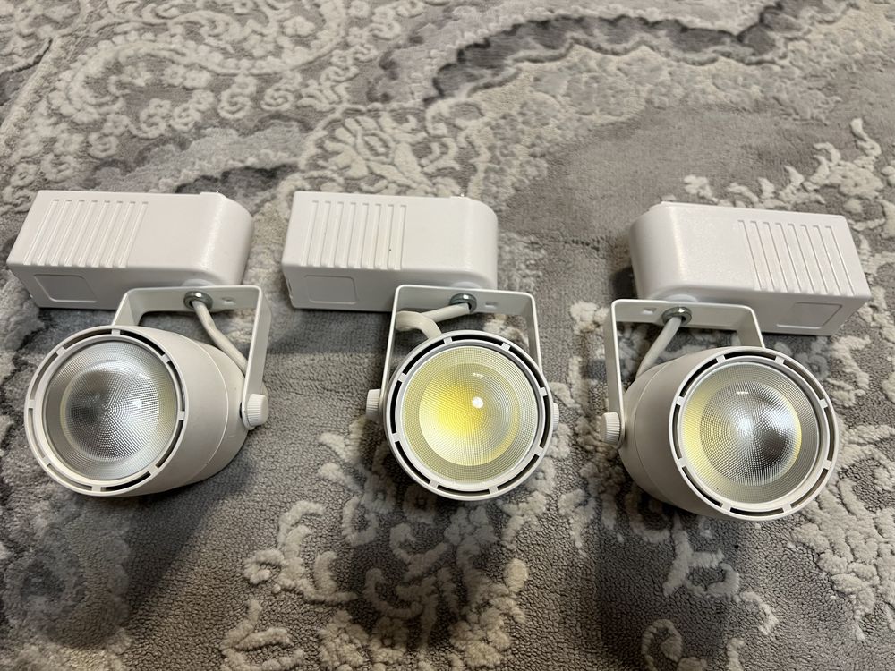 Трековый светильник LED 40w новый