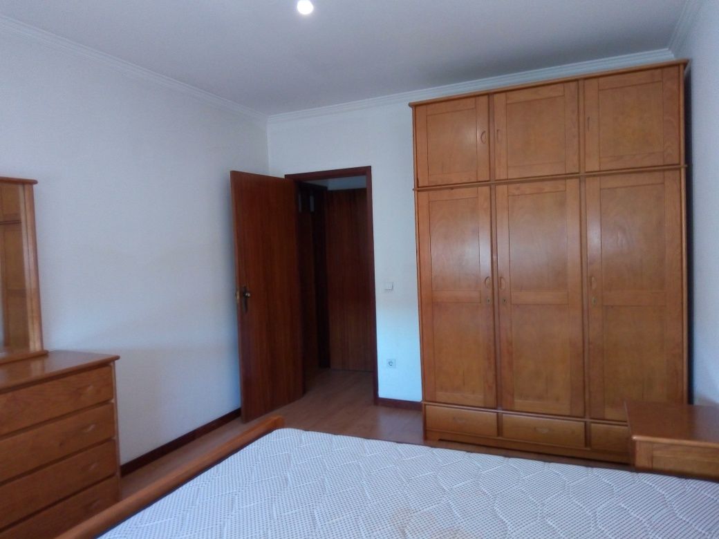 Apartamento T1 com garagem