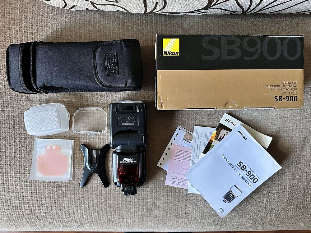 Спалах Nikon Speedlight SB-900