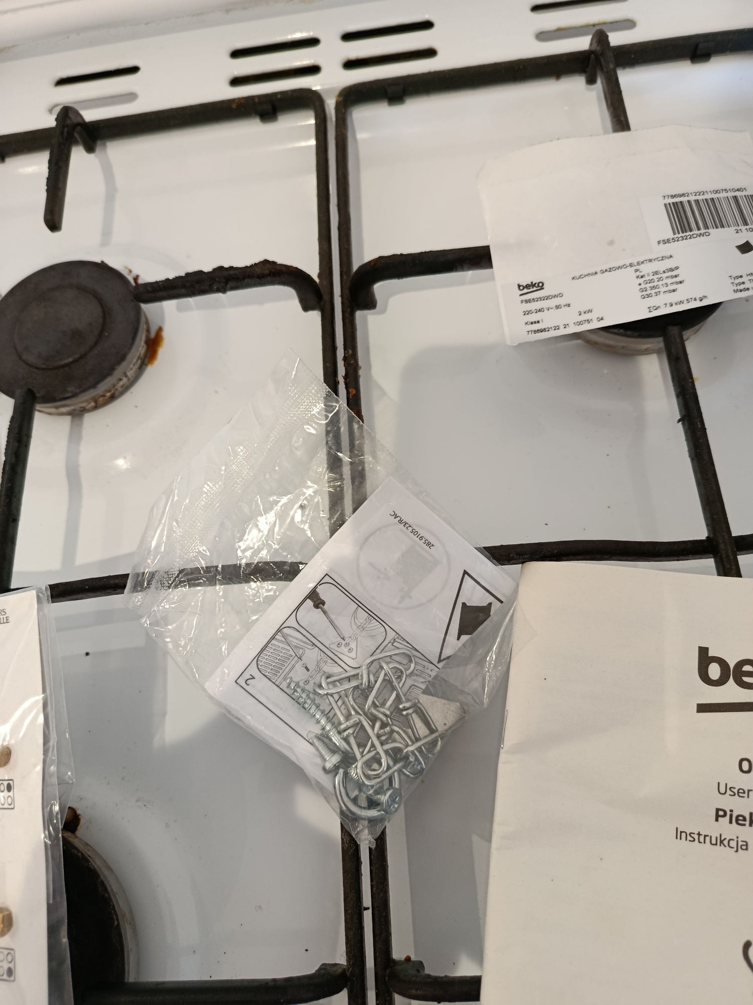 Kuchnia BEKO FSE52320DWD czyszczenie parowe piekarnika, termoobieg