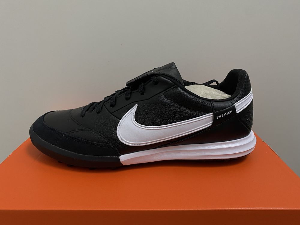Сороконожки Nike Premier ||| AT6178-010