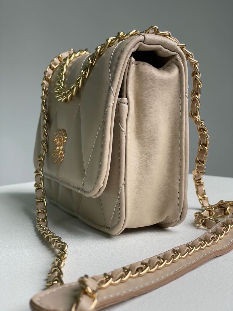 Жіноча сумочка Chanel Medium Bag Beige