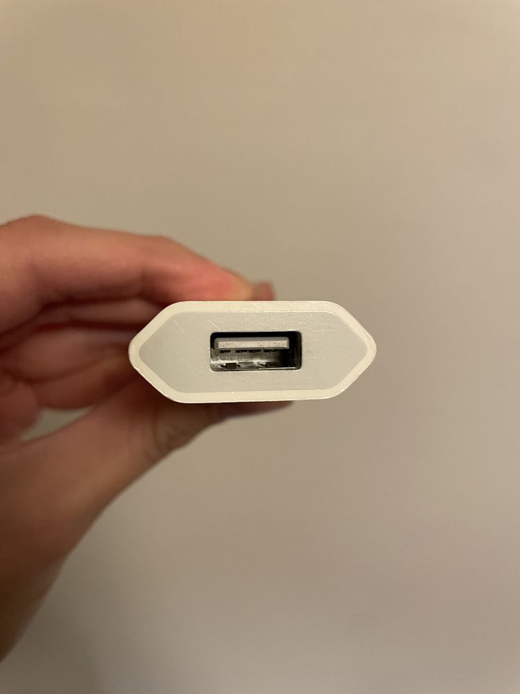 Kostka Apple z wejściem USB typu A