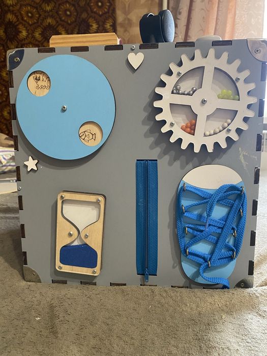 Бізікуб, куб для розвитку дитини