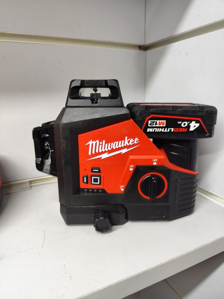 Milwaukee M12 3PL лазер Мілвоке оригінал 3D