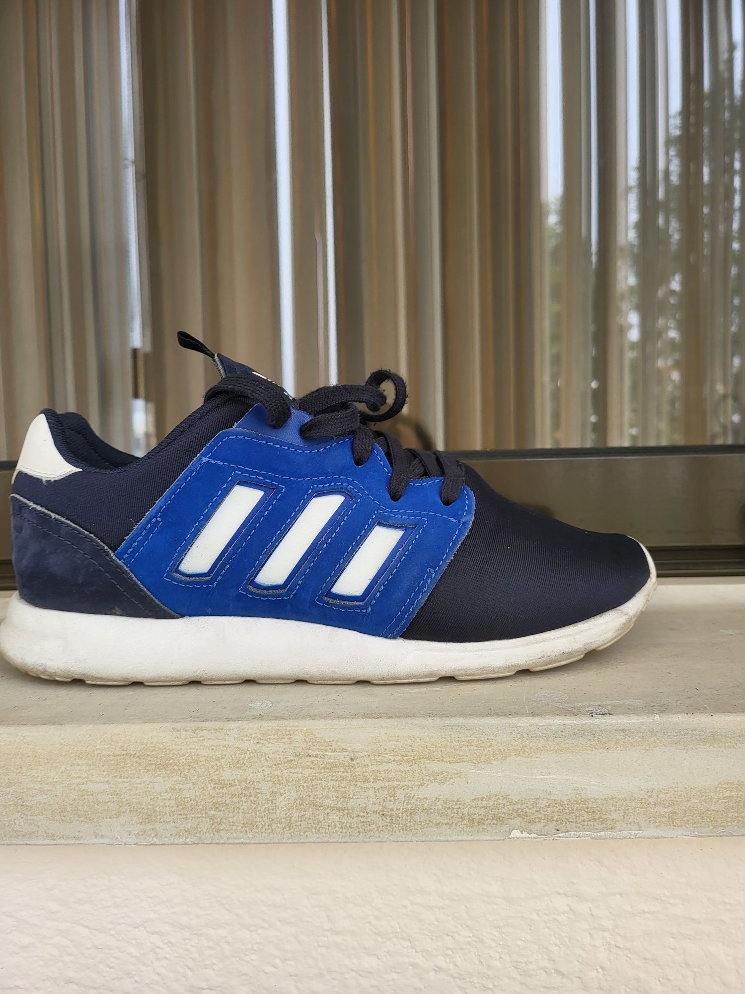 Ténis marca Adidas 38,5