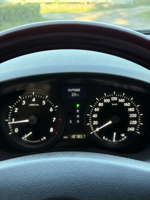 Продам автомобіль Lexus es350