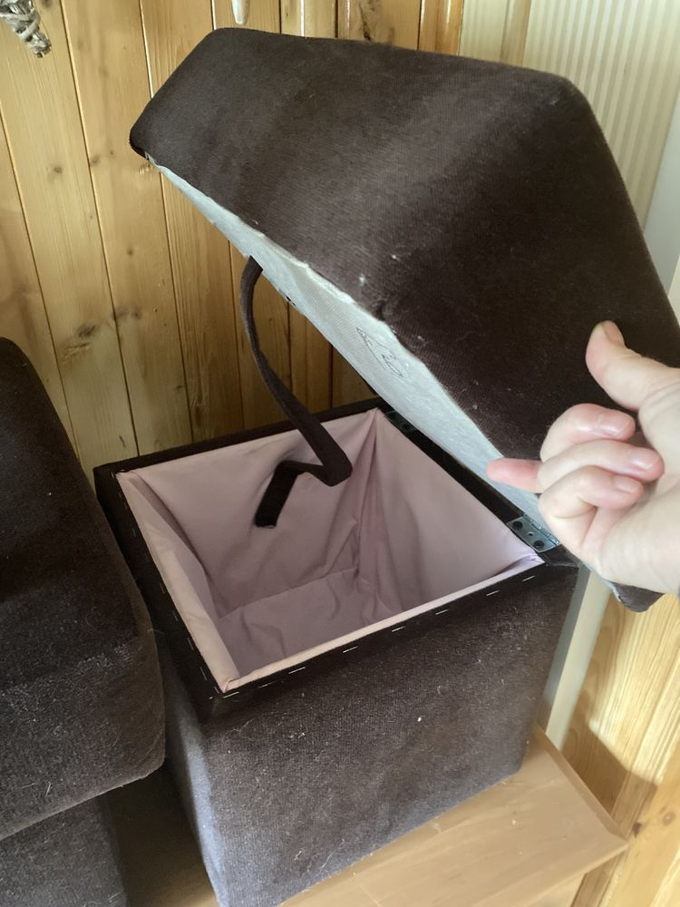 Komplet: Dwa taborety i dwie pufy