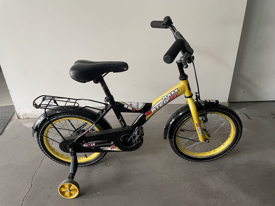 Fajny rowerek rower dziecięcy  bmx mateo 16 z boczmymi kółkami warto