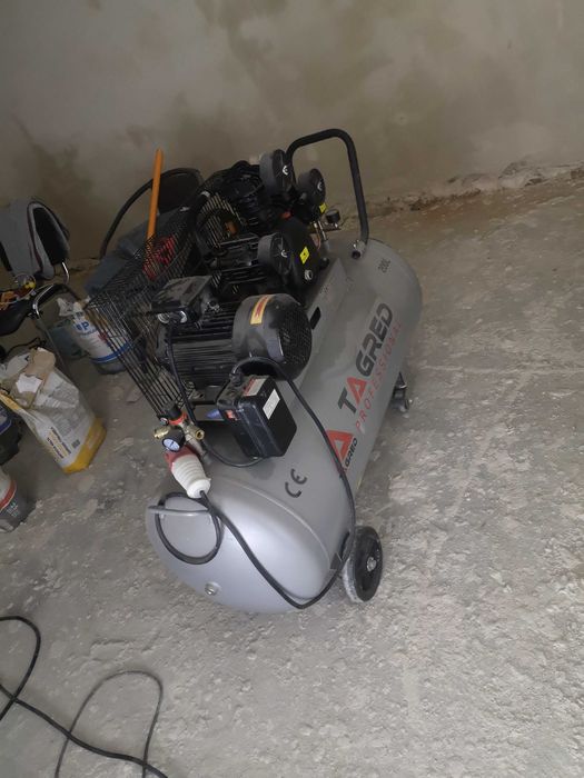 Kompresor olejowy TAGRED 200L 380V stan idealny