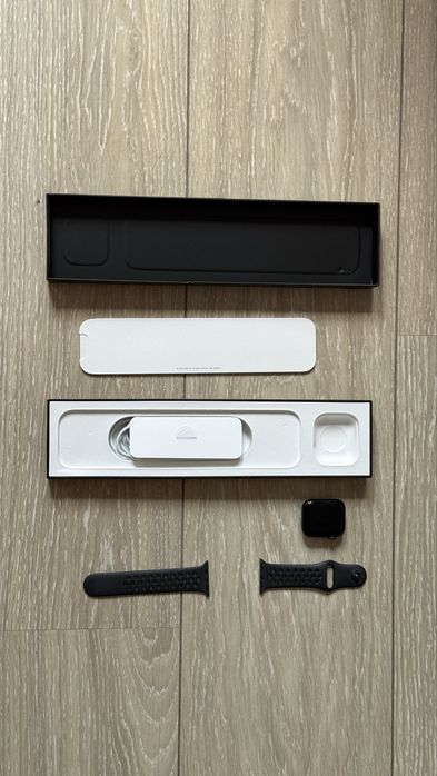 Apple watch series 6, 40 mm.