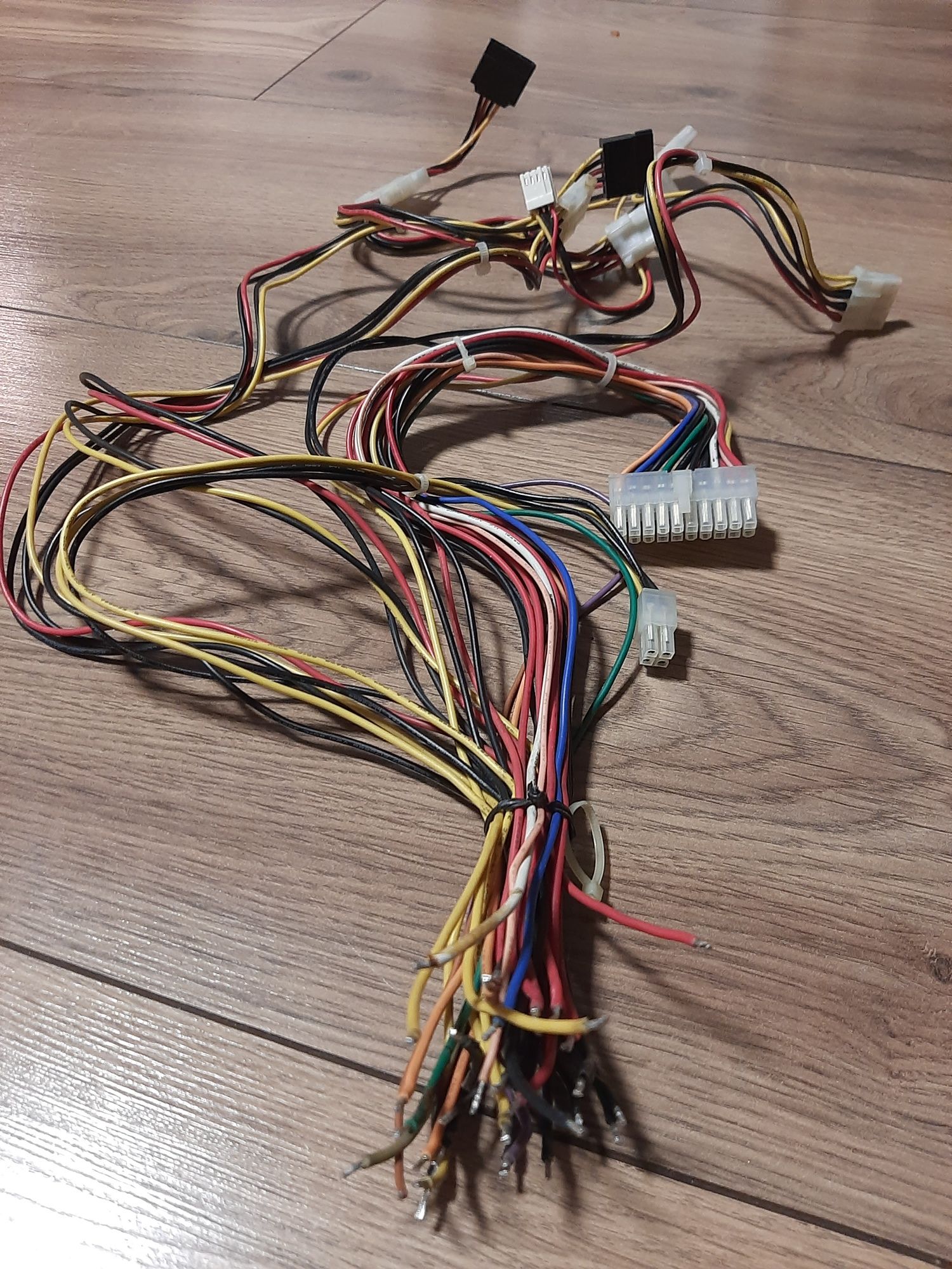 Przewody zasilające  do komputera PC