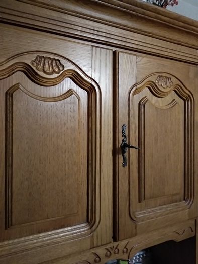 Продам деревянную(массив, дуб) стенку, витрину, шкаф, мебель. 310см