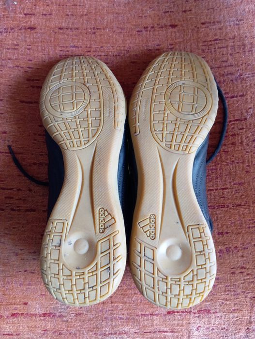 Witam sprzedam buty halówki rozmiar 42 buty są w idealnym stanie zapra