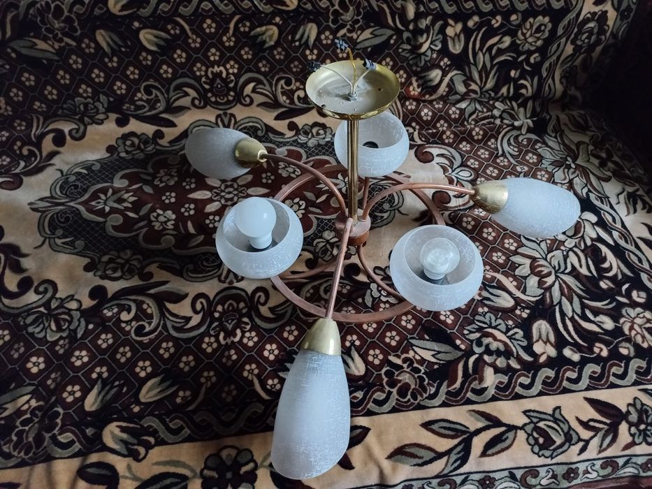 Люстра на 6 плафонів