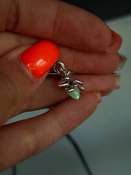 Charm's Zawieszka Świetlik świecący w ciemności