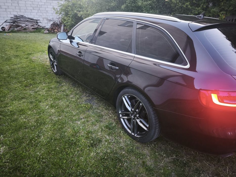 Audi A4B8 prime edition 1,8 tfsi CJEB s line manual uszkodz