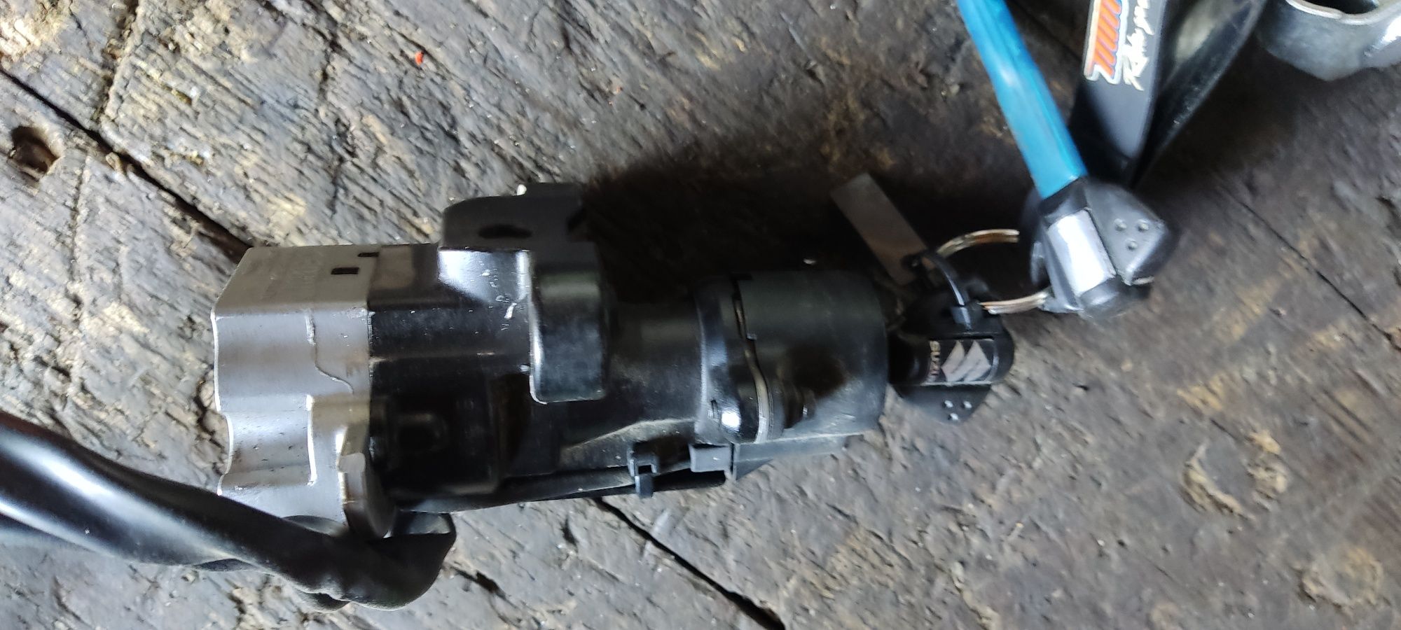Suzuki GSX-R 750 K9 stacyjka moduł zamek wlew