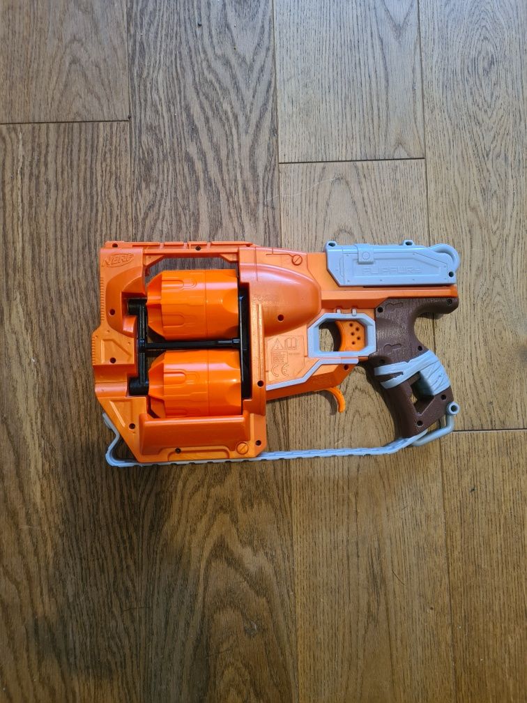 Pistolet nerf edycja zombie 2 bębenki po 6 strzałek