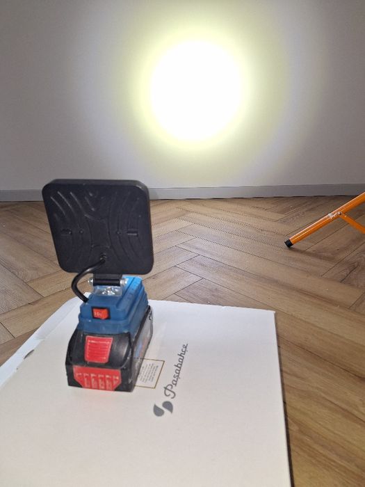 Lampka latarka bosch