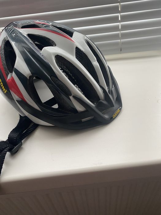 Продам велошолом