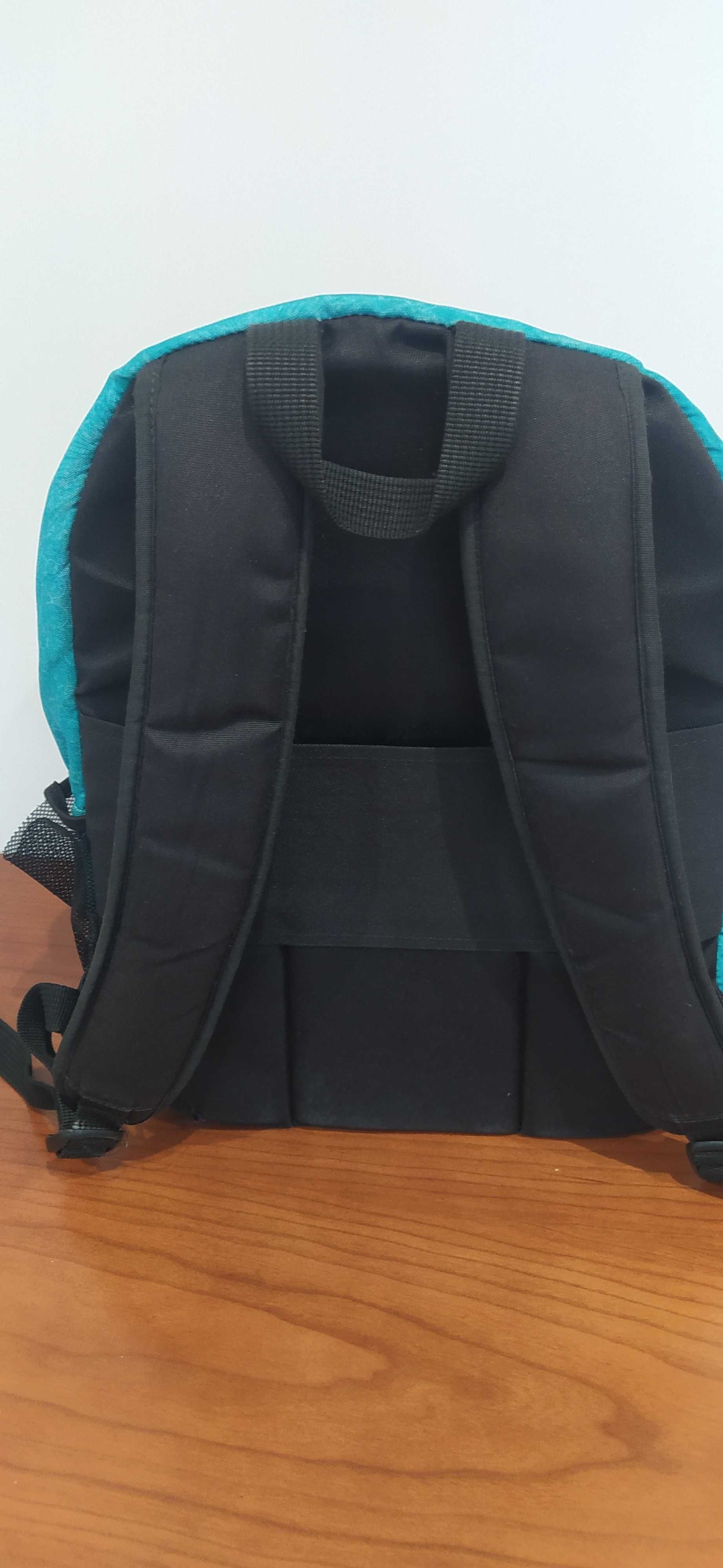 Mochila escolar GHUTS