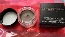Anastasia Beverly Hills DIPBROW Pomada do brwi TAUPE